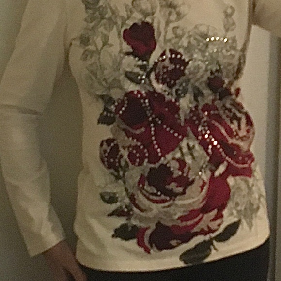 Roses and sparkly Rhinestones Tee - Picture 2 of 4